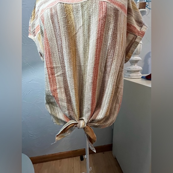 W5 tie front neutral colors super cute top size M - Picture 3 of 7